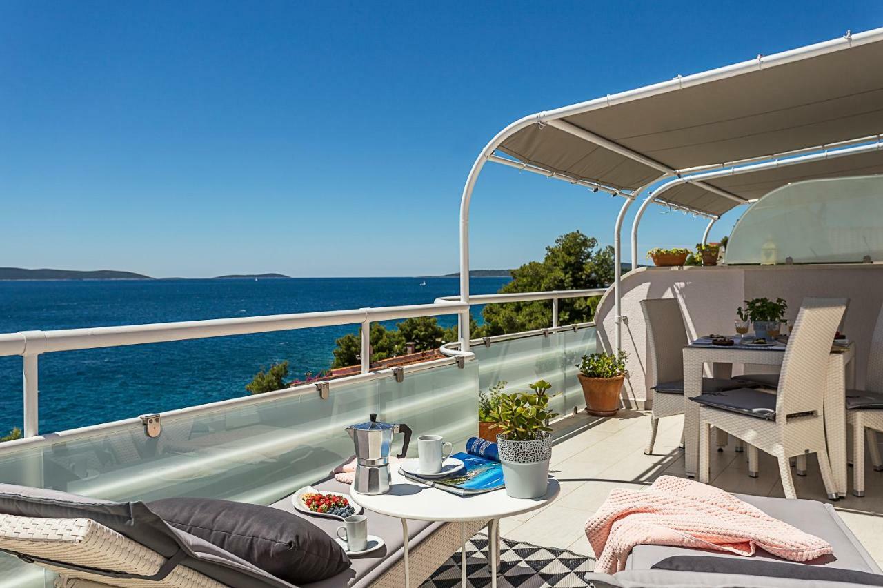 Holiday Home Lola, Sea On A Palm! Heated Pool Traù Esterno foto