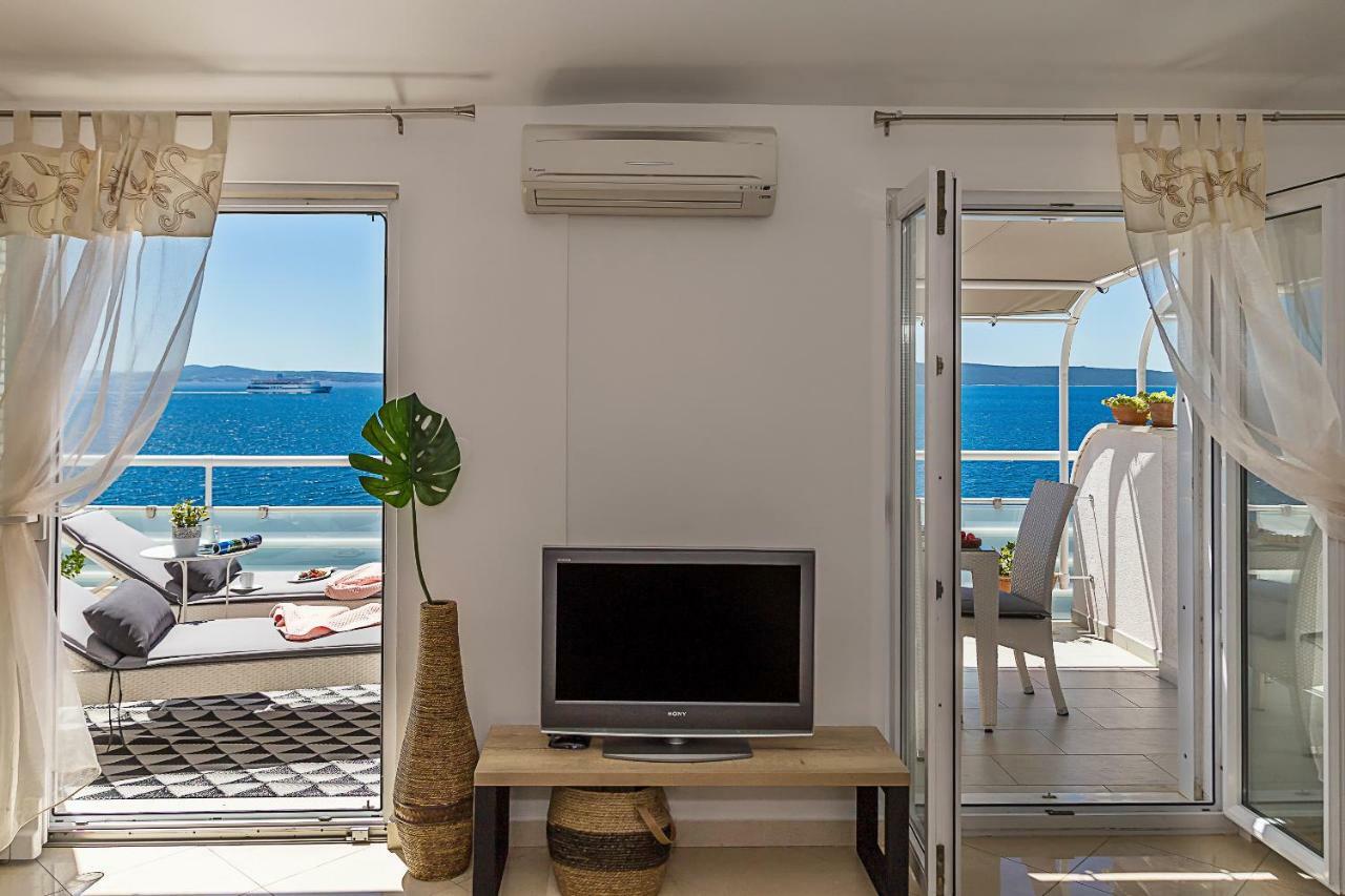 Holiday Home Lola, Sea On A Palm! Heated Pool Traù Esterno foto