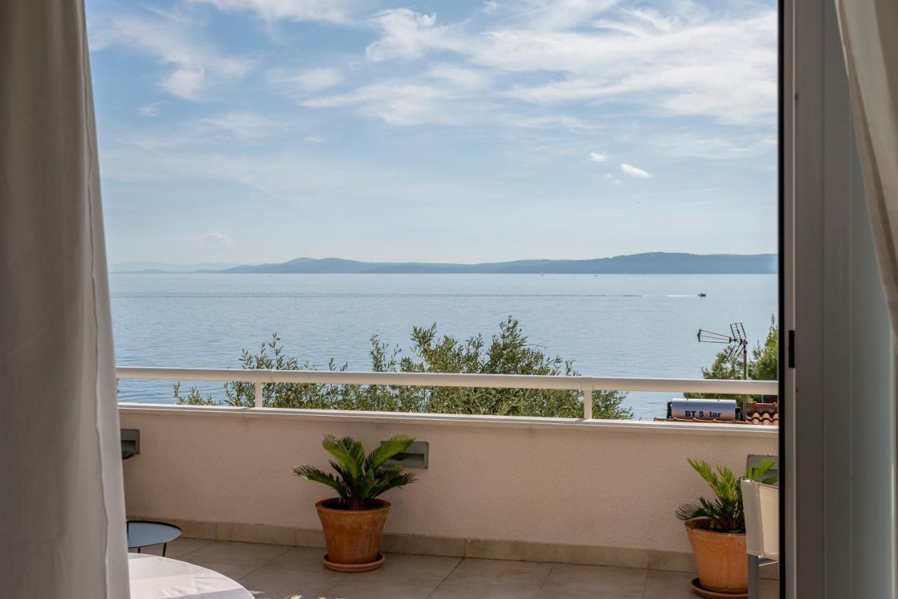Holiday Home Lola, Sea On A Palm! Heated Pool Traù Esterno foto